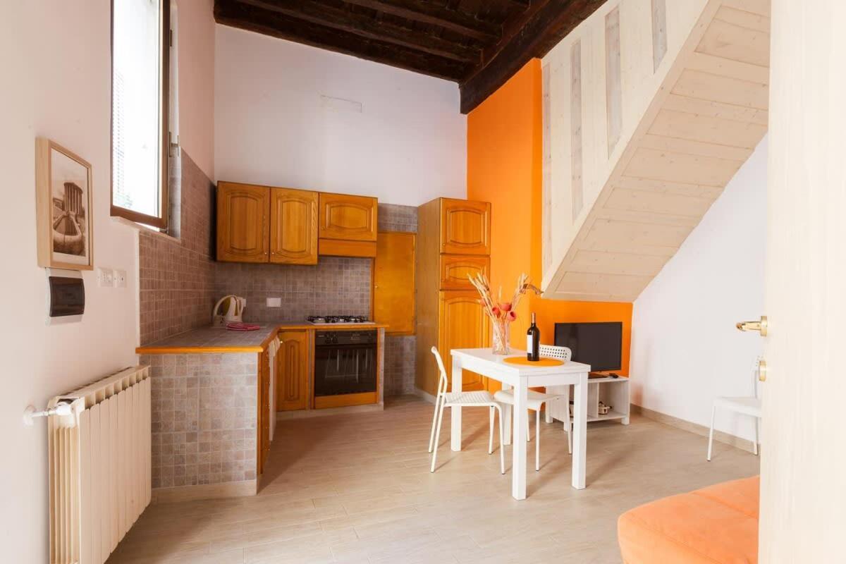 Boccanera A Trastevere Holiday Apartment โรม ภายนอก รูปภาพ